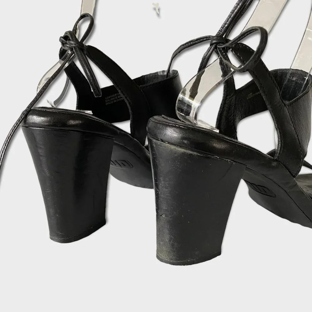 ONO black cushioned‎ insole comfort heels sandals 11 M Cara tie back